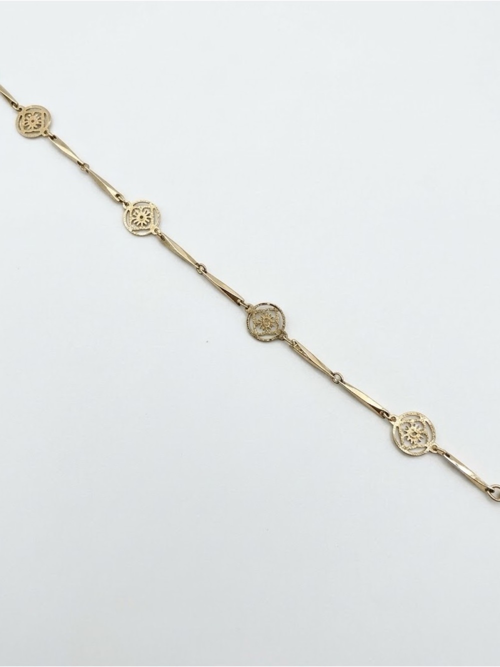 Vintage Gold Tone Art Deco Filigree Flower & Baton Link Bracelet 6.75”
